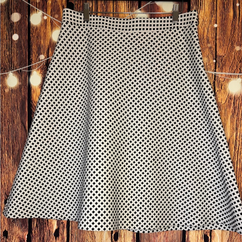 R.W & Co. Black and White Fully Lined A-Line Skirt